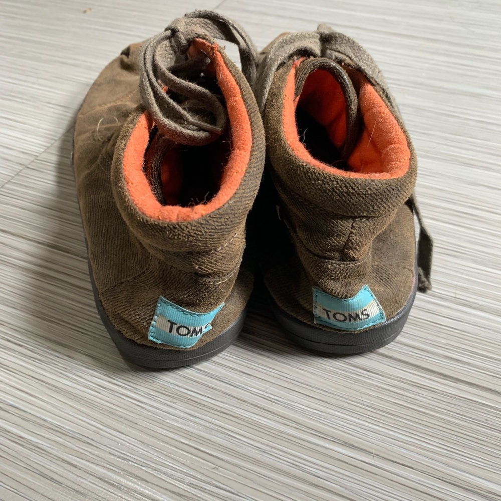 Like new Toms boots